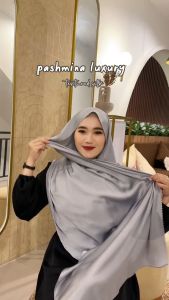 Hannahan Hijab - Pashmina Silk Cradenza / Pasmina Luxury Textured Satin