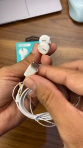 Log on - HF779 Mozart Type C Handsfree Half in Ear Headset HF Hedset Earphone