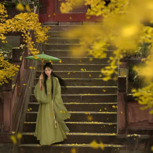 ชุดฮันฟูสีเขียว 2025 ใหม่ ชุดโบราณสำหรับผู้หญิง แขนกว้าง คอวี ทรงหลวม กระโปรงยาวคลุมเข่า ชุดฮันฟูสไตล์โบราณ