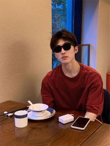 American Retro Wine Red T-Shirt: Men's Summer Short Sleeve