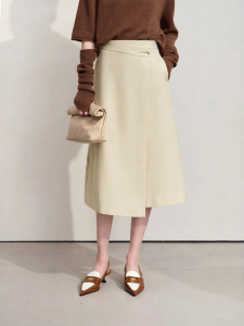 AMII | Rose Scented Metal Trim Wrinkle Resistant Midi Skirt
