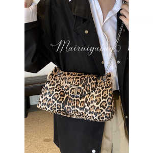 This Years Popular Leopard Print Large Capacity Bag Female 2024 New Arrival Autumn Easiest for Match Messenger Bag Work Clothing Shoulder Chain Bag