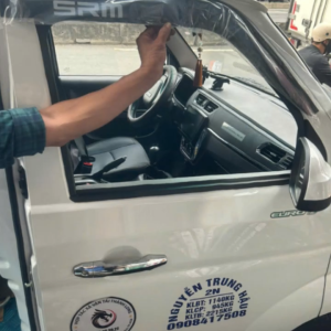 Vè che mưa xe tải van SRM 30Ivè che mưa srm 30i vè nhựa đen dẻo dày đẹpchất lượng có sẵn keo dán giá 1 cặp.