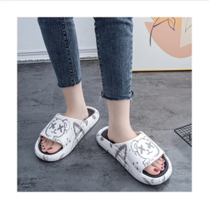 พร้อมส่ง "LT-DUD" รองเท้า แตะแบบสวม ลายหมี&ตัวหนังสือ