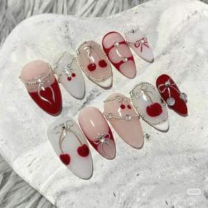 เล็บเจลสำเร็จรูป สีเเดงเชอรี่ ติดอะไหล่ เล็บปลอมเจลเเท้100% งานแฮนด์เมด (ฟรีกาว+ตะไบ