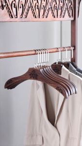 Retro Teak Hangers Suit Hangers Wardrobe Hangers High-end Hotel Hangers (supports Engraving)