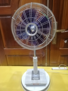 Quạt nội địa Nhật Toshiba (85896Z0) cánh 30cm đế thân gang sắt bầu nhựa