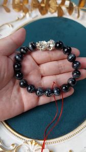 Vòng tay đá Mắt Hổ VIP xám đen ánh xanh size 10.5 li phối Tỳ Hưu thiên lộc tựu tài lớn phong thủy may mắn | Hoa Minh Gem