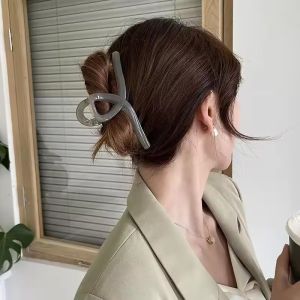 4 ชิ้นขนาดใหญ่ผม Claw คลิปสําหรับผู้หญิงแฟชั่นอะคริลิคฤดูร้อน Hairpin Elegant คลิปผมสาวอุปกรณ์เสริมผม Shark คลิป