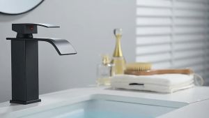 Bathroom Sink Faucet with Hose – Waterfall Lababo Tap Single Handle Hot Cold Mixer FaucetMatte Black