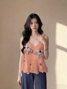 PAIBOLI | Large Size Summer Garden Style Hand-Sewn Flower Knit Spaghetti Strap Top