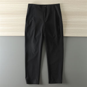 กางเกงขายาวลำลองสำหรับผู้ชายในช่วงฤดูใบไม้ร่วง ป้องกันลม ป้องกันน้ำ แฟชั่นกลางแจ้ง กางเกงขายาวแบบมีระบบปรับด้วยปุ่มจากแบรนด์ Fin เอวสูง ทรงตรง