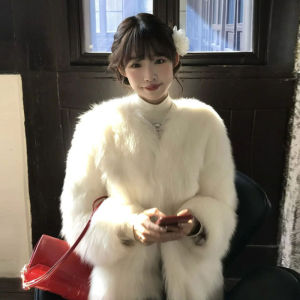 Elegant Fox Fur Coat Womens Fashion Autumn Winter Thickened Long Sleeve V-Neck Short Length Integrated Leather And Fur Jacket