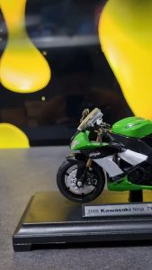 Diecast Miniatur Mainan Motor Balap Kawasaki Ninja ZX-10R 2009 Besi Metal Aktif Suspensi