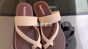 Dép Xỏ Ngón Chéo Thoải Mái Mẫu Mới 2025 Dép Đi Biển Đi Bên Ngoài Đơn Giản Thời Trang Giản Dị Dễ Phối Đồ Cho Nữ