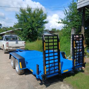 รถลากพ่วงขนย้ายรถเกี่ยวข้าวdc68/70ขนย้ายรถแบล็คโฮเล็กบรรทุก4.5ตันอุบล