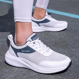 Giày Thể Thao Đế Mềm Thoáng Khí Màu Trắng