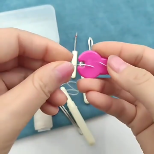 Dụng cụ hỗ trợ xâu kim nhanh – Xỏ kim chỉ dễ dàng phụ kiện may và tiện lợi
