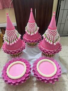 พานขันหมาก ชุด 5 พาน (ไม่มีพานหมากพลูและพานธูปเทียนแพ) และ ชุด 7 พาน (มีพานหมากพลู และพานธูปเทียนแพ) ขนาด 8 นิ้ว เลือกสีได้จ้า ทักแชทได้เลย