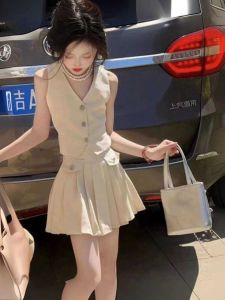 Girl 2024 New Arrival Minimalist Elegance Sleeveless V Neck Vest Top Pleated Skirt Two-piece Set Elegance All-Match Suit