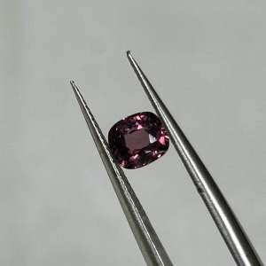 850SPL1- ĐÁ SPINEL HỒNG SẪM THIÊN NHIÊN KHÔNG XỬ LÝ ( thông số trong ảnh chụp) 0.85 Carat