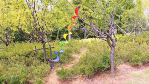 ธงกังหันลมสีรุ้ง 1.6M กังหันลม แบบเกลียว สีรุ้ง พับได้ สําหรับบ้าน และสวน กังหันลมของเล่นสําหรับเด็ก พร็อพแต่งเต็นท์