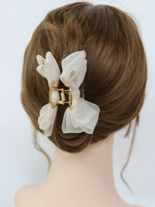 Miss Li's Creamy Retro Grip Shark Clip: A Stylish & Durable Big Bow Female Accessory