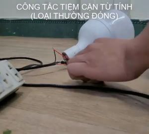 Công tắc từ tính 220V-200W WB-SF007R đóng mở bằng nam châm vĩnh cửu thường đóng-mở tùy chọn