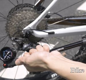 ROCKBROS Front Fork Pump With Gauge 300 PSI High Pressure Mutifuctional Portable Barometer Air Pump Aluminum Alloy Bicycle Tire Inflator Bike Accessories