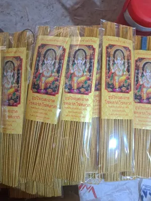 {Giá Sỉ} Nhang Cuốn Tàn Vàng Tài Lộc/Nhang Vàng Thần Tài Thái Lan
