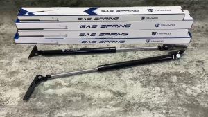 SHOCKCAP SHOK CAP SOK KAP SHOCK PINTU BAGASI BELAKANG GAS SPRING TOYOTA INNOVA MERK TRIVINDO
