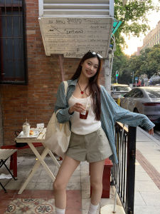 Trendy Loose High Waist Short Jeans For Petite Women
