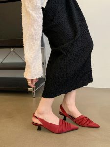 รองเท้าส้นเตี้ย Mary Janes ทรงหัวแหลมสไตล์เกาหลีสำหรับผู้หญิง ฤดูใบไม้ผลิและฤดูใบไม้ร่วง สีแดง รองเท้าแต่งงานสำหรับสาวน้อย รองเท้าแฟชั่นสุดน่ารัก