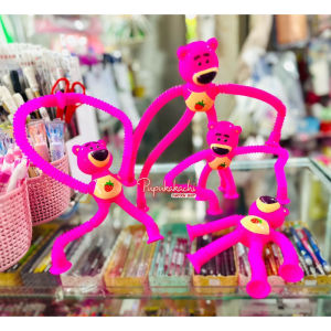 Đồ Chơi Gấu Dâu Lò Xo Kéo Dài Thu Gọn Có Đèn Cho Bé