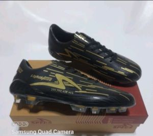 Specs sepatu bola pria dewasa size 39 43