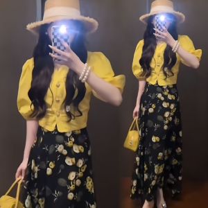 Retro Design Sensation Niche Set Women Summer Elegance Mid-Sleeve Yellow Shirt Slimming Floral Half-Skirt Two-Piece Set