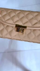 Dompet Pintar Multifungsi: Solusi Praktis & Stylish untuk Wanita