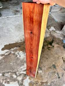 ไม้ชิงชัน งายพานท้าย หรือเครื่องดนตรี ขนาดกว้าง 16-19.5Cm. ยาว 106Cm. หนา 4.7Cm.