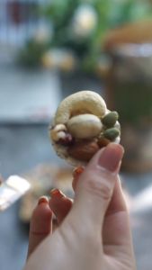 Bánh Macca Mix Hạt Đế Gạo Lứt (Mẫu Túi Quà Tặng) 300g bánh mix hạt healthy bánh gạo lức ăn kiêng.