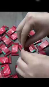 Túi 20 Chiếc Khăn Nén Đa Năng Khăn Nén Lau Mặt Bằng Vải Thiết Kế Hình Viên Kẹo Chữ Nhật Tiện Lợi