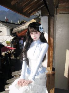 Áo Thun Nữ Tay Dài Màu Xanh Giả Hai Mảnh Có Dây Đeo Mùa Thu Đông Viền Ren Màu Tương Phản Áo Thun Nữ Phong Cách Hàn Quốc