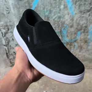Sepatu Casual Pria Slip On Tanpa Tali Cowok Keren Kekinian sol Karet Antislip untuk Kerja dan Santai