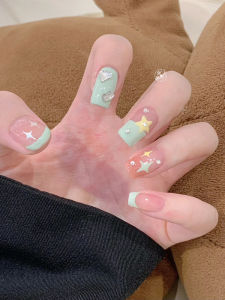 Nhựa Giả Móng Tay Ngắn Mới 2026 Mới Mới Mát Mẻ Xanh Lá Cây Tươi Mát Y2K Ngọt Ngào Mát Mẻ Dán Kim Cương Ngôi Sao Trái Tim Móng Tay