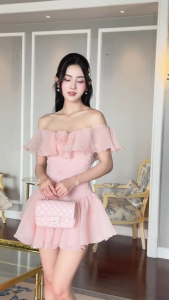 Đầm voan hồng Khiết thiết Style kế trễ vai đính hoa nữ tính tùng váy xòe 2 tầng bay bổng KD256