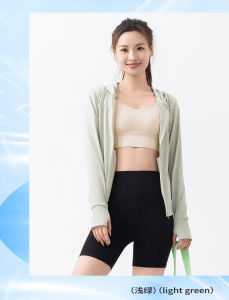 Ice Silk Nylon Womens Summer New Style Small Waist 2025 Sun Protection Clothing UPF50 Light Weight Breathable Short Outerwear