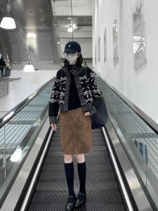 Retro American Suede Mini Skirt High Waist Slimming Straight Leg Womens Gold Coffee Color Leather Skirt Trendy Casual