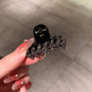 2025 New Style Half Upside down Hair Clip Womens Side Bun Small Size Wheat Ear Hair Clip Shark Bite Hair Accessory Fashionable