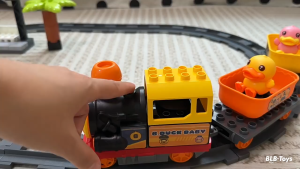 duck Genuine Little Yellow Duck Childrens Electric Track Train Toy Creative Assembly Track Train