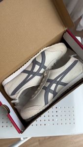 รองเท้าลายเสือดั้งเดิม100% สไตล์ย้อนยุคเม็กซิโก66สำหรับทั้งหญิงและชายรองเท้ากีฬาหนังแฟชั่นรองเท้าลำลองนุ่มและรองเท้าวิ่งใส่สบายสีข้าวโอ๊ต