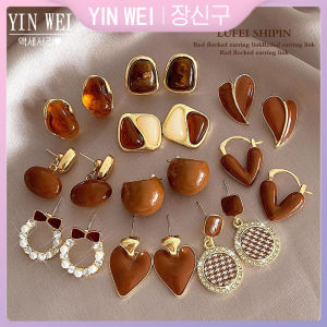 YIN WEI French retro coffee color earrings 2024 new style autumn and winter Maillard earrings small design earrings